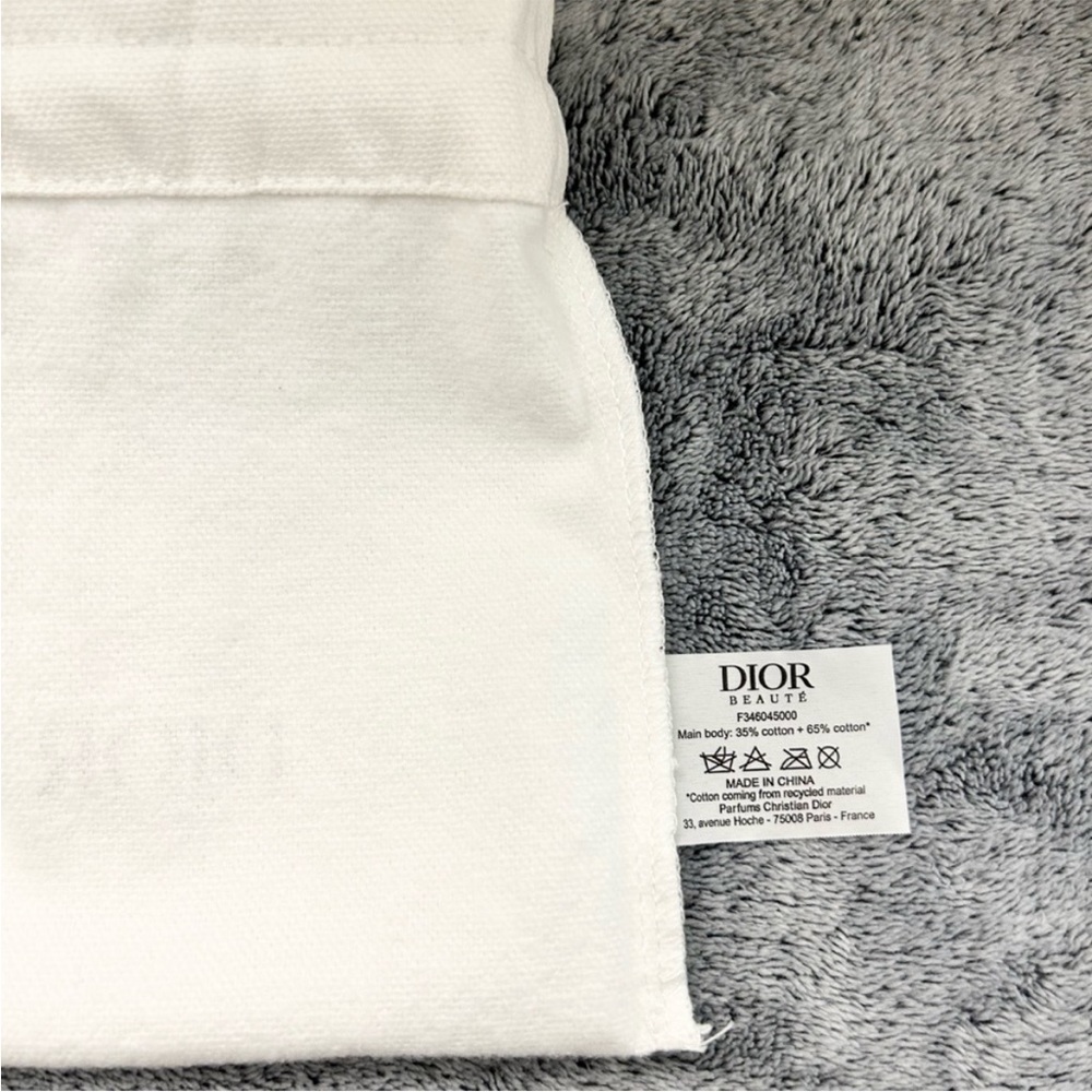 🌟SOLD🌟DIOR Cosmetic Make Up Drawstring Pouch - Picture 4 of 4